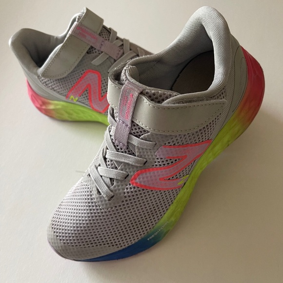 New Balance Fresh Foam Arishi Gray Rainbow Sneakers - Picture 1 of 16
